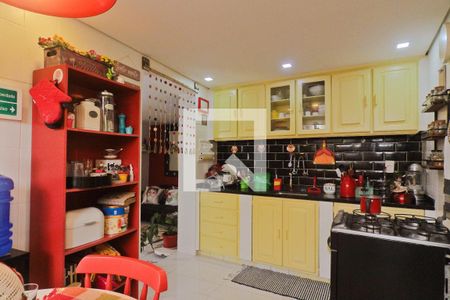 Casa à venda com 422m², 4 quartos e 3 vagasCasa 2 - cozinha