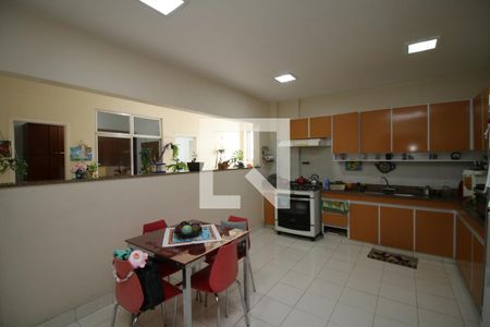 Apartamento à venda com 140m², 5 quartos e 2 vagasCozinha