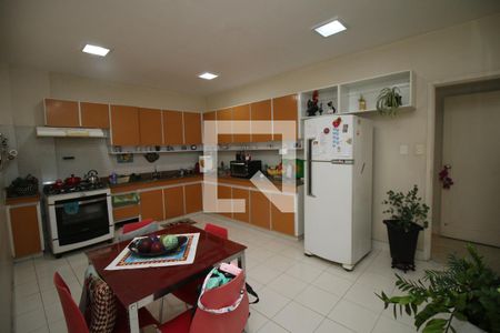Apartamento à venda com 140m², 5 quartos e 2 vagasCozinha