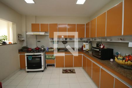 Apartamento à venda com 140m², 5 quartos e 2 vagasCozinha