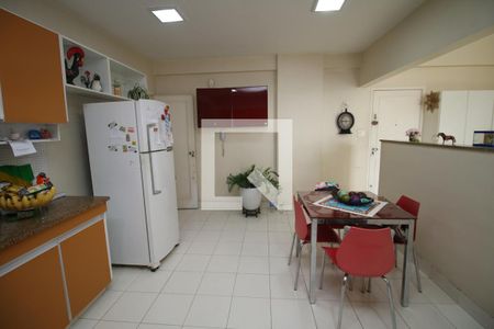 Apartamento à venda com 140m², 5 quartos e 2 vagasCozinha