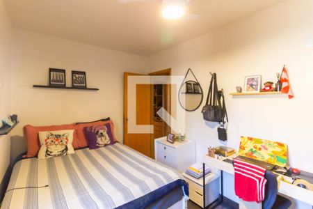 Casa de condomínio à venda com 160m², 4 quartos e 2 vagas Casa de condomínio à venda com 160m², 4 quartos e 2 vagasQuarto 3