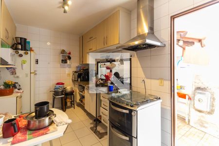 Casa de condomínio à venda com 160m², 4 quartos e 2 vagas Casa de condomínio à venda com 160m², 4 quartos e 2 vagascozinha