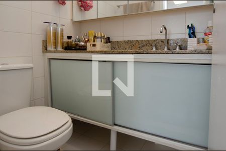 Apartamento à venda com 140m², 2 quartos e 2 vagas Apartamento à venda com 140m², 2 quartos e 2 vagasBanheiro da Suíte