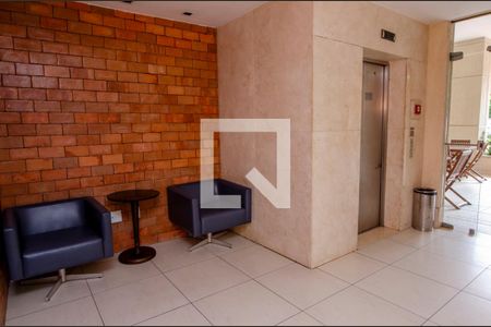 Apartamento à venda com 140m², 2 quartos e 2 vagas Apartamento à venda com 140m², 2 quartos e 2 vagasHall de entrada