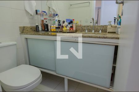 Apartamento à venda com 140m², 2 quartos e 2 vagas Apartamento à venda com 140m², 2 quartos e 2 vagasBanheiro social