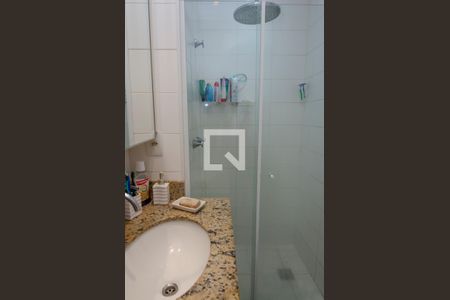 Apartamento à venda com 140m², 2 quartos e 2 vagas Apartamento à venda com 140m², 2 quartos e 2 vagasBanheiro da Suíte