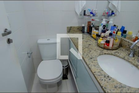 Apartamento à venda com 140m², 2 quartos e 2 vagas Apartamento à venda com 140m², 2 quartos e 2 vagasBanheiro social