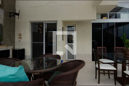 Apartamento à venda com 140m², 2 quartos e 2 vagas Apartamento à venda com 140m², 2 quartos e 2 vagasVaranda gourmet