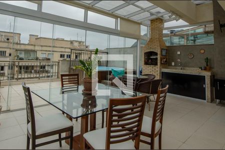 Apartamento à venda com 140m², 2 quartos e 2 vagas Apartamento à venda com 140m², 2 quartos e 2 vagasVaranda gourmet