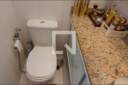 Apartamento à venda com 140m², 2 quartos e 2 vagas Apartamento à venda com 140m², 2 quartos e 2 vagasBanheiro da Suíte