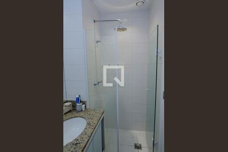 Apartamento à venda com 140m², 2 quartos e 2 vagas Apartamento à venda com 140m², 2 quartos e 2 vagasBanheiro social