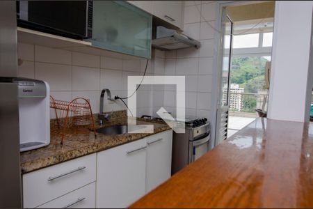 Apartamento à venda com 140m², 2 quartos e 2 vagas Apartamento à venda com 140m², 2 quartos e 2 vagasCozinha