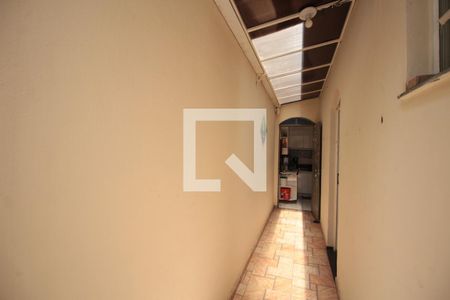 Casa à venda com 240m², 2 quartos e 2 vagasCorredor Externo