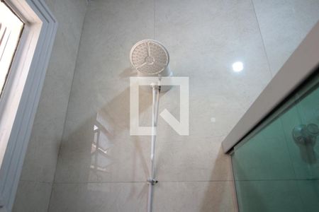 Casa à venda com 240m², 2 quartos e 2 vagasBanheiro Social