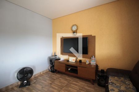 Sala de casa à venda com 2 quartos, 240m² em Santa Mônica, Belo Horizonte