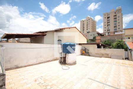 Casa à venda com 240m², 2 quartos e 2 vagasCobertura