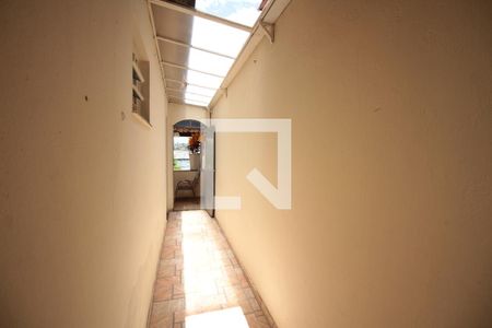 Casa à venda com 240m², 2 quartos e 2 vagasCorredor Externo