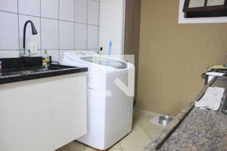 Casa à venda com 260m², 5 quartos e 3 vagasLavanderia