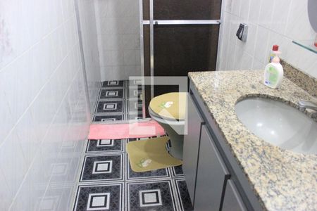 Casa à venda com 260m², 5 quartos e 3 vagasBanheiro 2