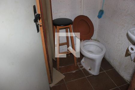 Casa à venda com 260m², 5 quartos e 3 vagasEspaço oficina independente - Banheiro