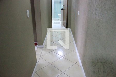 Casa à venda com 260m², 5 quartos e 3 vagasCorredor do piso superior p/ o banheiro