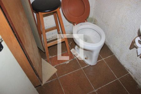 Casa à venda com 260m², 5 quartos e 3 vagasEspaço oficina independente - Banheiro