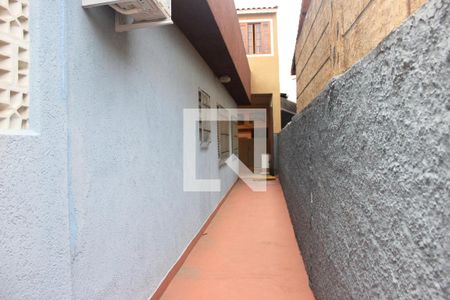 Casa à venda com 260m², 5 quartos e 3 vagasCorredor do quintal