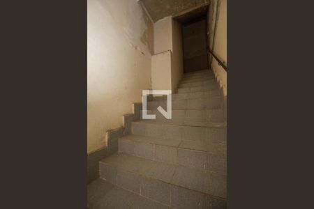 Casa à venda com 80m², 2 quartos e sem vagaEscada