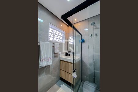 Casa à venda com 322m², 4 quartos e 4 vagasBanheiro da Suíte 2