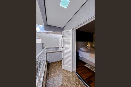 Casa à venda com 322m², 4 quartos e 4 vagasVaranda da Suíte 1