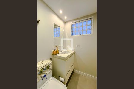 Casa à venda com 322m², 4 quartos e 4 vagasBanheiro