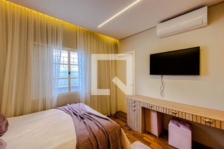 Casa à venda com 322m², 4 quartos e 4 vagasQuarto 2 - Suíte