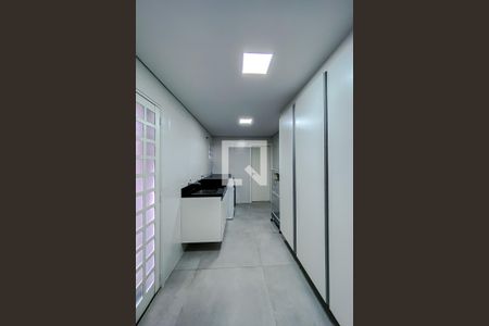 Casa à venda com 322m², 4 quartos e 4 vagasÁrea de Serviço