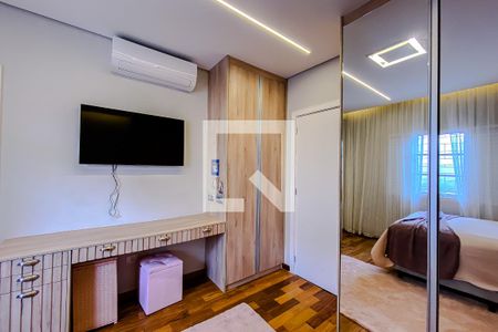 Casa à venda com 322m², 4 quartos e 4 vagasQuarto 2 - Suíte