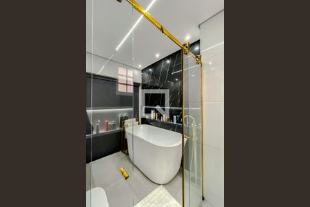 Casa à venda com 322m², 4 quartos e 4 vagasBanheiro da Suíte 1