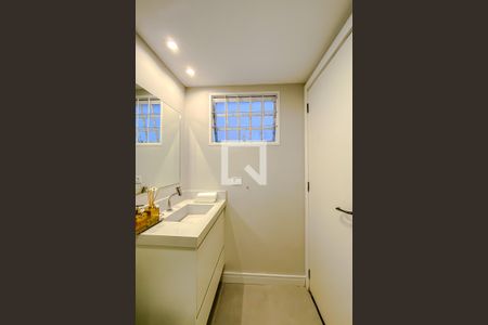 Casa à venda com 322m², 4 quartos e 4 vagasBanheiro