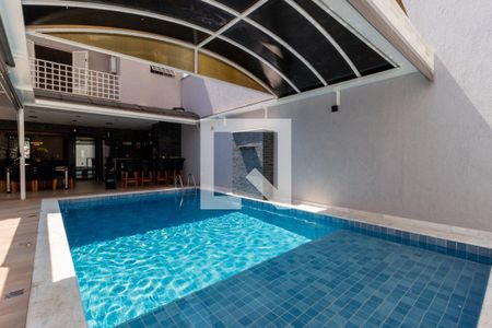 Casa à venda com 322m², 4 quartos e 4 vagasPiscina