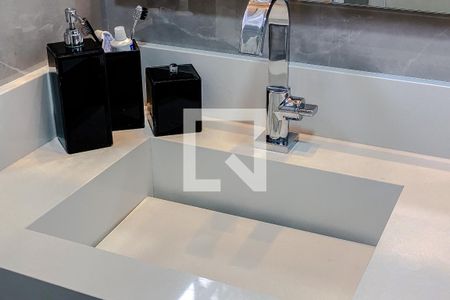 Casa à venda com 322m², 4 quartos e 4 vagasBanheiro da Suíte 2