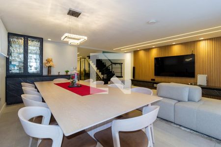 Casa à venda com 322m², 4 quartos e 4 vagasSala de Jantar 2