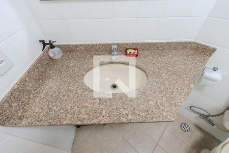 Banheiro de kitnet/studio para alugar com 1 quarto, 30m² em Bela Vista, São Paulo