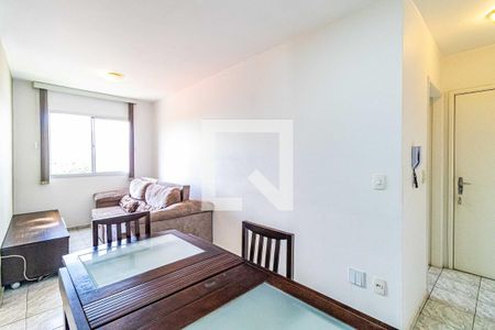 Sala de apartamento para alugar com 2 quartos, 50m² em Jd Ferreira, São Paulo
