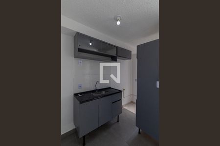Sala/Cozinha/Área de Serviço  de apartamento para alugar com 2 quartos, 41m² em Cidade Líder, São Paulo