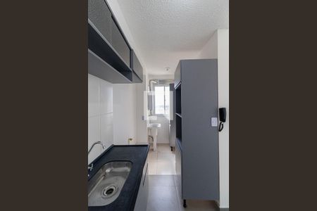Sala/Cozinha/Área de Serviço  de apartamento para alugar com 2 quartos, 41m² em Cidade Líder, São Paulo