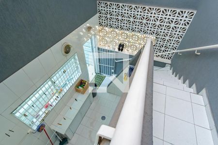 Casa à venda com 290m², 4 quartos e 3 vagasEscada para o terraço