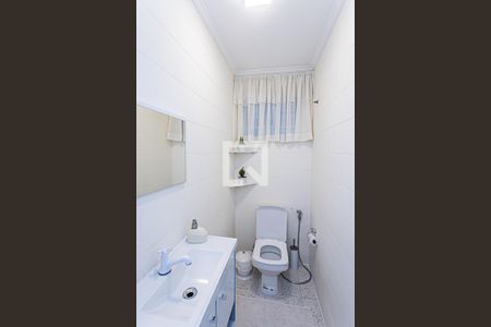 Lavabo de casa para alugar com 3 quartos, 180m² em City América, São Paulo