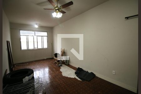 Sala de casa à venda com 4 quartos, 120m² em Inhaúma, Rio de Janeiro