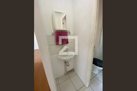 Banheiro de apartamento à venda com 3 quartos, 55m² em Igara, Canoas