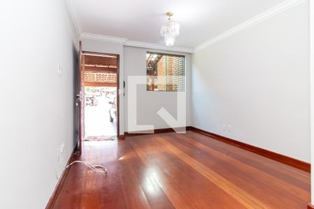 Sala de casa de condomínio para alugar com 3 quartos, 120m² em Fazenda Aricanduva, São Paulo