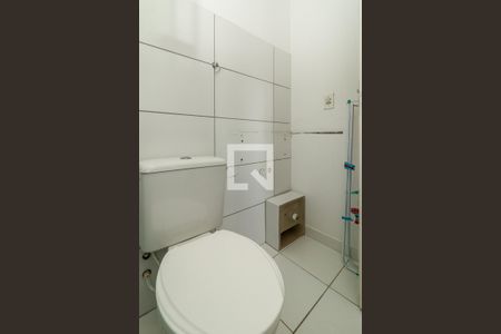 Banheiro da Suíte de apartamento para alugar com 2 quartos, 50m² em Sarandi, Porto Alegre